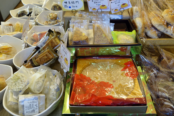 大安區甜點店艾斯特烘焙Erste Patisserie 4週年慶優惠，用銅板價品嚐世界西點冠軍師傅甜點，使用三倍券優惠更超值