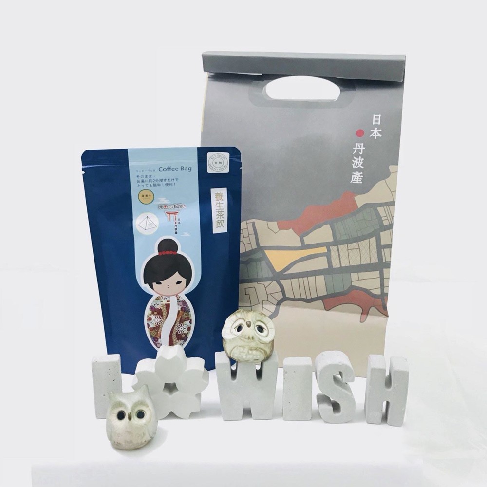 在世界咖啡貿易歴史洋溢的神戸大港高級咖啡豆與藍山稱號的頂級丹波產黒豆竟以絕妙的調和碰撞出了全新的黒豆入珈琲 王中之王的丹波黒豆在本草綱目及生活中養生健體不在話下的好處與珈琲達成抗氧化的相乘輝映無負擔的