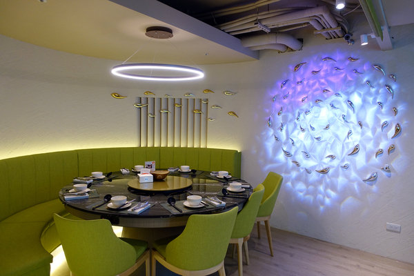 Hi-Q褐藻生活館Hi-Q鱻食，南京三民站不限時餐廳，文創、購物、美食、活動場地租借，網美必備美食養顏鍋，免費WIFI及插座咖啡紅茶免費喝