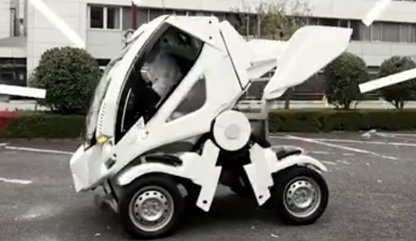 外觀來自鋼彈機械設定師 大河原邦男 親手設計，這是最接近動漫的可變形電動車