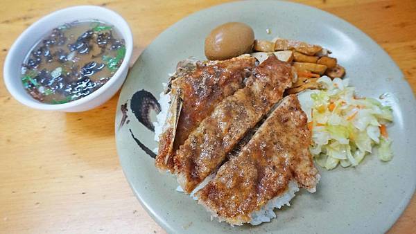 【台北美食】曹記溫州大餛飩-讓人吃了都讚不絕口的60年老字號排骨飯