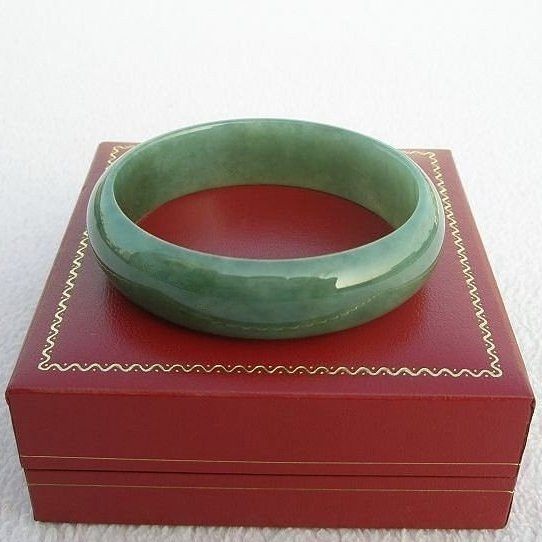 【歡喜心珠寶】【天然緬甸冰種翡翠滿綠色橢圓玉鐲】17.7~16.3圍.A貨附保証書和「寶石鑑定書」