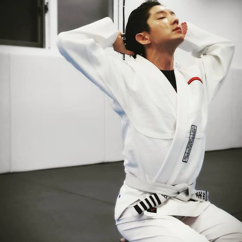 《惡之花》李準基根本武術達人！跆拳道黑帶，還會巴西柔術&泰拳！