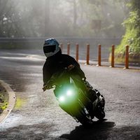 明志科大騎車群