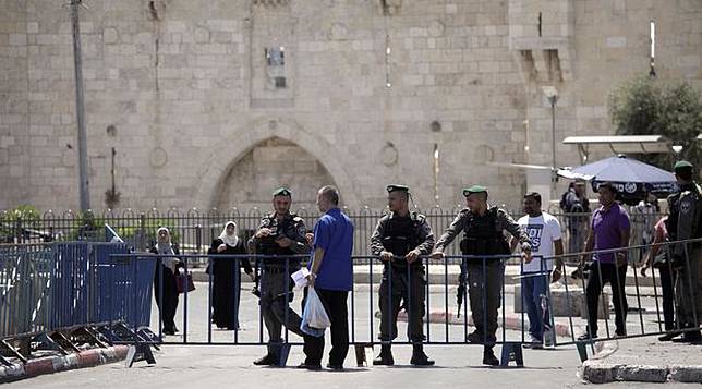 Usai Tragedi Penembakan Polisi, Masjid Al-Aqsa Kembali Dibuka