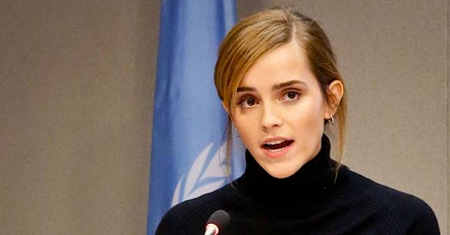 Cincin Hilang, Emma Watson Minta Bantuan Fans untuk Mencari
