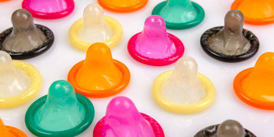 kondom yang terbuat dari plastik itu juga dapat dimanfaatkan untuk pengganti tali dalam kondisi darurat. 