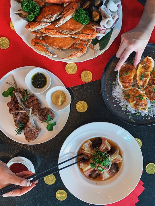 iPhone 美食攝影達人教你怎麼拍年菜，找角度、找手模、善用修圖軟體拍出團圓澎湃感