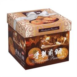 ◎讓您最懷念的古早味-全新呈現|◎最貼心的設計~讓您食用安心|◎內含花生與綠藻兩種口味品牌:盛香珍品牌國家:台灣類型:餅乾種類:煎餅/薄餅葷/素:奶蛋素保存方法:常溫成分:花生煎餅:麵粉、蔗糖、雞蛋、