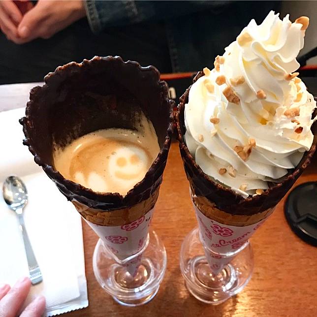 Lagi Viral, Minum Kopi Disajikan Pakai Cone Ice Cream, Mau?