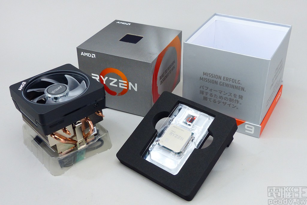 ▲ Ryzen 9 3900X 採用硬質紙盒，內容物沒有變動，包含 1 顆處理器、Ryzen 貼紙、說明書，以及 1 個 Wraith Prism 散熱器。