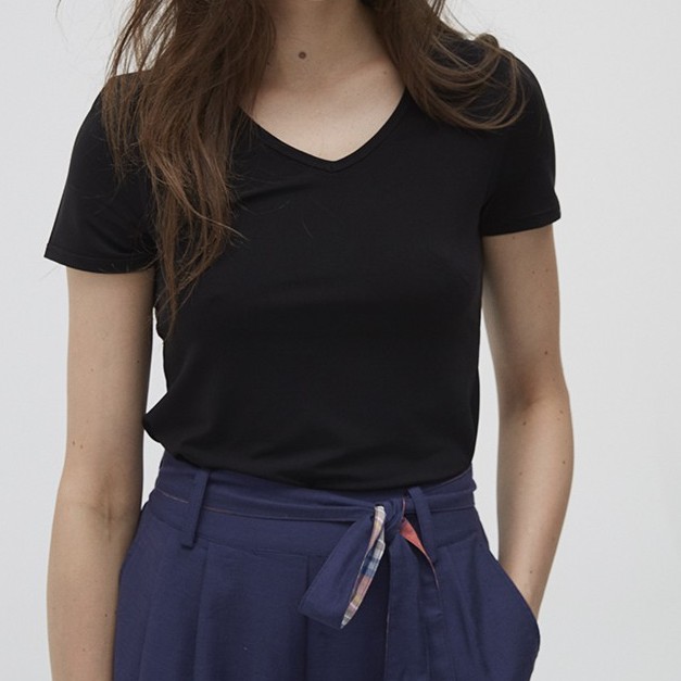 COOCHAD 棉籽絨157 女V領Tee 黑色