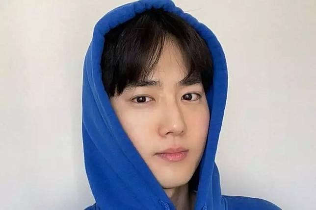 EXO's Suho Shares Touching Messages on Valentine's Day, Prepares Special Gifts for Fans