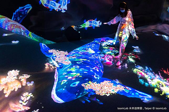 今年「teamLab未來遊樂園」，共推出9大互動藝術作品，圖為〈塗鴉自然〉主題展區。（圖片來源/聯合數位文創）