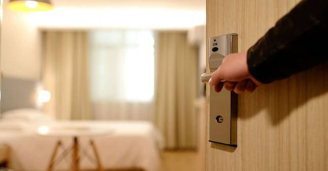 14 Hotel Safety Tips That Every Solo Traveller Should Know