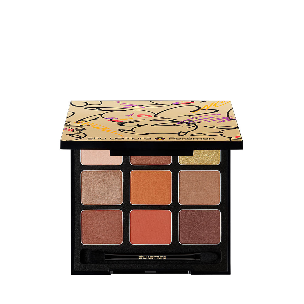 shu uemura x Pokémon限量聯名彩妝系列【皮卡秀9色眼彩盤】，橘光攻擊，以時髦的橘色、各種節慶的金色與古銅色調眼影所組成；莓果電擊，以時尚的成熟莓果色調，與前衛的黑色和冷調眼影色一拍即
