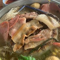 ครูบาช่วยหมูเด้งด้วย🥺🐷🐷