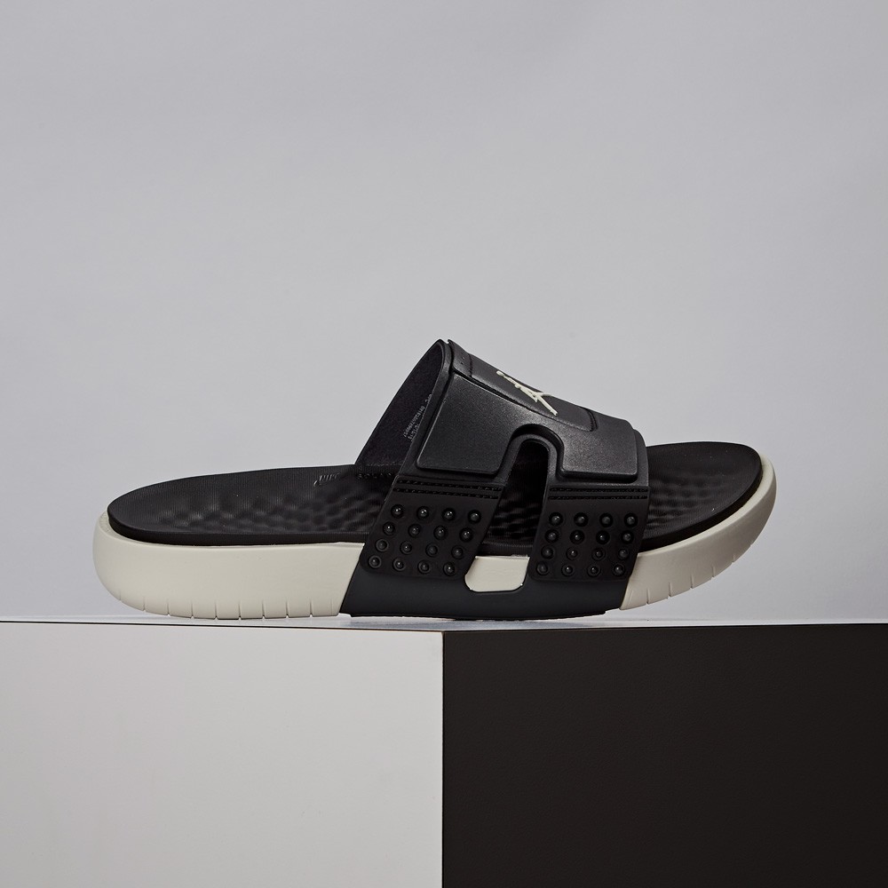 版型正常,腳板寬厚建議大半號【AquaFeb最大優質賣場】萬人粉絲見證❶ 自2013年創立。❷ 政府合法設立公司行號。❸ 常年聘任法律顧問。❹ 販售精選過、CP值高的商品。❺ 商品圖片均為實體拍攝(可