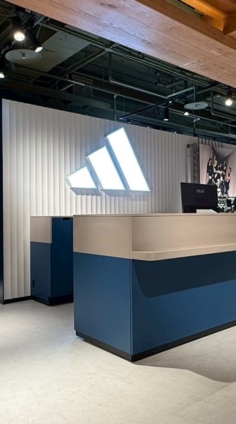 板橋誠品Adidas