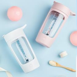 ◎自動攪拌超便利，650ml大容量|◎自製果汁、蛋白粉飲料皆適合，食品級Tritan材料，耐磨抗摔，健康暢飲|◎便攜提把可手提或懸吊於包包上，IPX5防水等級，放心清洗沒顧慮種類:無握把水杯主材質:塑