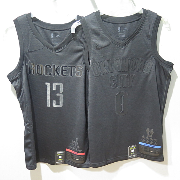 門市同步販售 下標前請先詢問庫存 謝謝 !