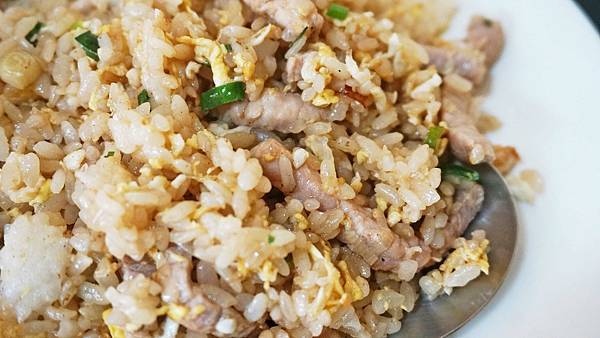 【台北美食】炒飯阿中小吃店-隱藏在巷弄裡55元超便宜炒飯店