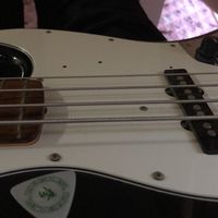 ベース始めました。なんでも教えてください。