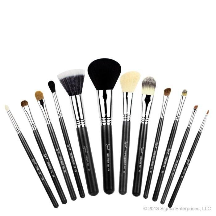 她可以用作這個視頻里面mac217的用 e65這把刷子把其實是把眼影刷用來畫下眼線卻非常好用的當然眉毛用他也不在話下刷頭比mac小所以可以更細緻這個可以有兩支這刷子刷眉毛還是很好用的mac的這支也不錯