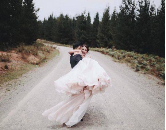  Yuk, Intip Foto Prewedding 7 Pasangan Seleb Ini, Tinggal Sebar Undangan