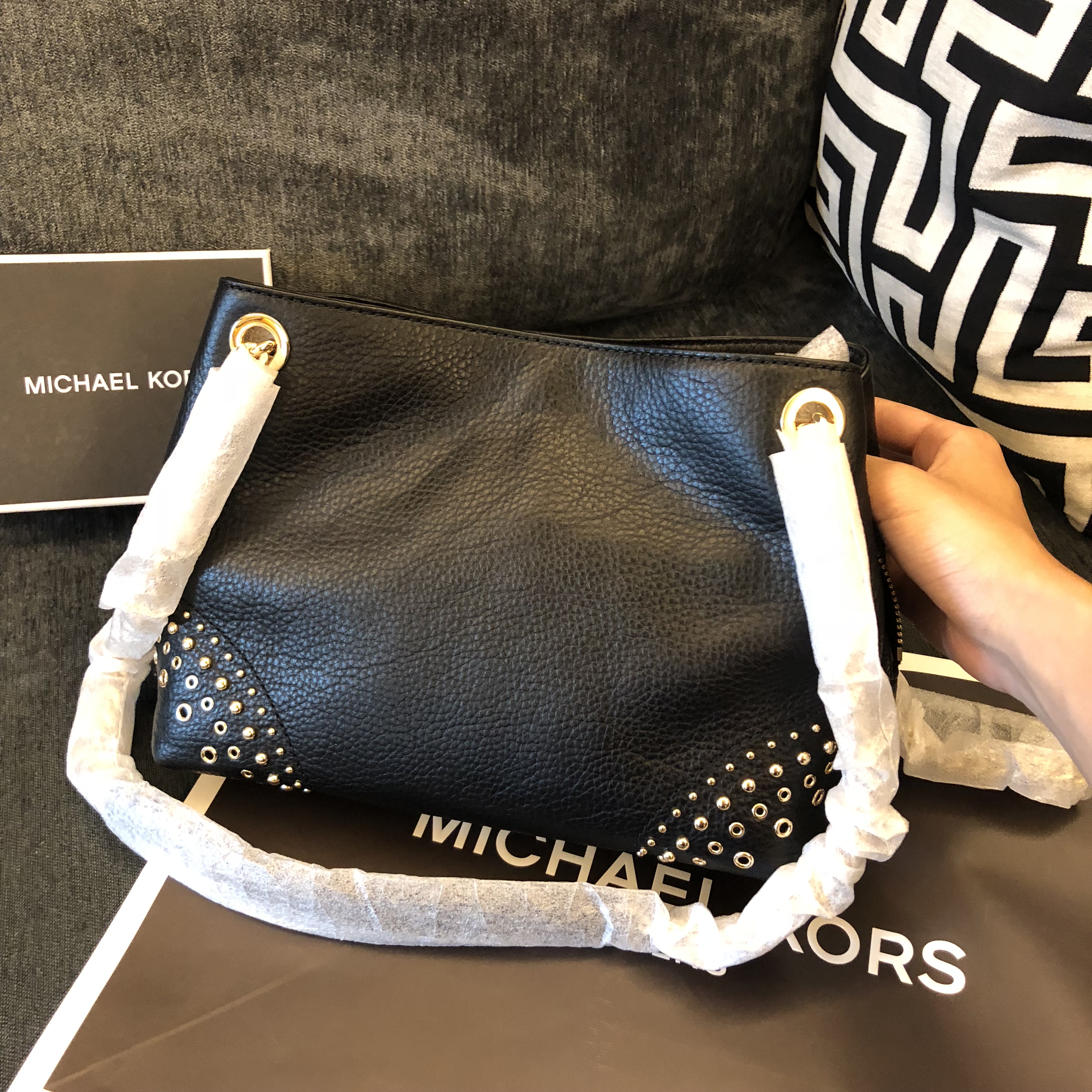 MK 卯釘金鍊真皮肩背包 經典黑 肩背包 名牌包 隨身包 拉鍊包 MICHAEL KORS 現貨 美國代購
