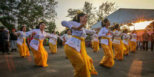 36+ Tari jaipong tari saman tari kecak adalah contoh keberagaman info