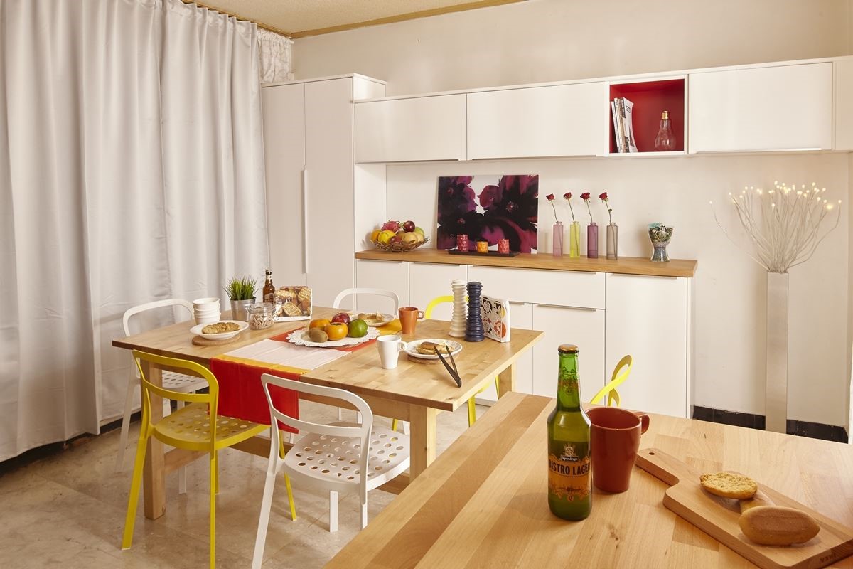 過去離家到外地求學租屋，居住的小套房沒有廚房與餐廳