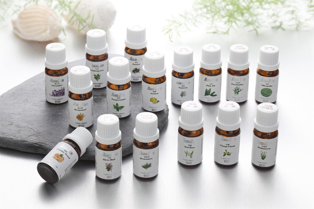 【ANDZEN】天然草本單/複方精油 (任選, 以瓶為單位) 方案1: 精油任選X1瓶 (無贈品) 方案2: 精油任選X3瓶+贈4格精油迷你小木盒X1 方案3: 精油任選X6瓶 +贈10格精油包 方案