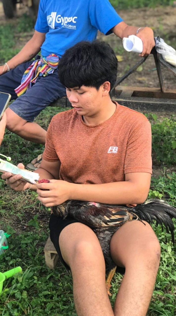 ซุ้ม.ปอนด์เอ๋ไก่ชน {สังกัดโก๋หลัง}