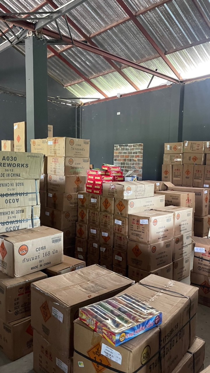 ขายพลุ ประทัด โคมลอย ราคาส่งภาคเหนือ