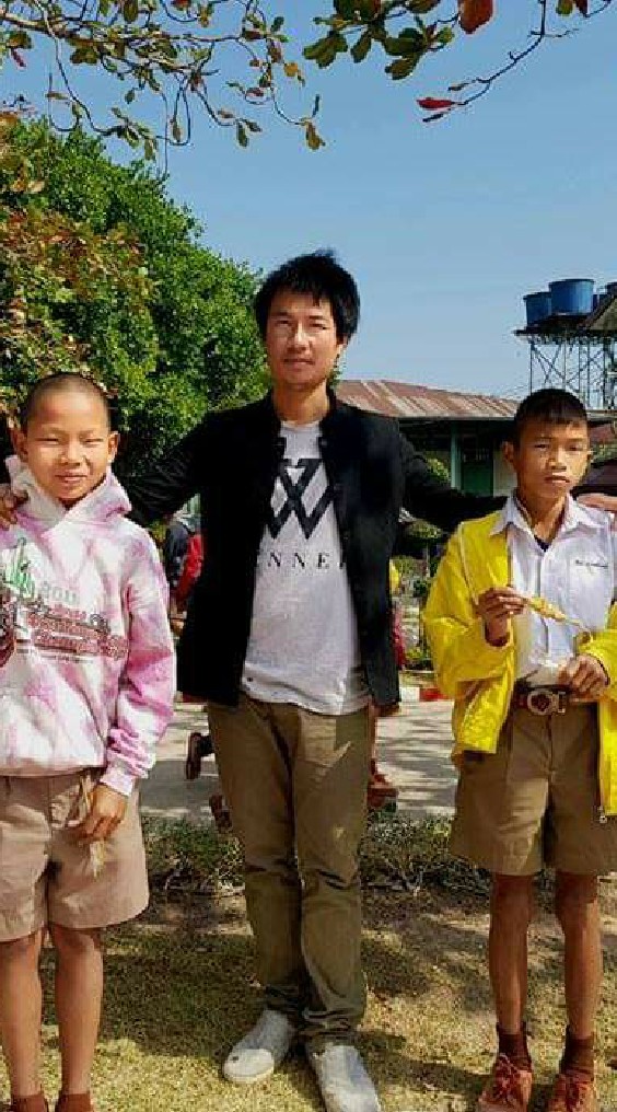 ยุทธพร บุรัตน์ไก่ชนสายพันธุ์เงินล้าน