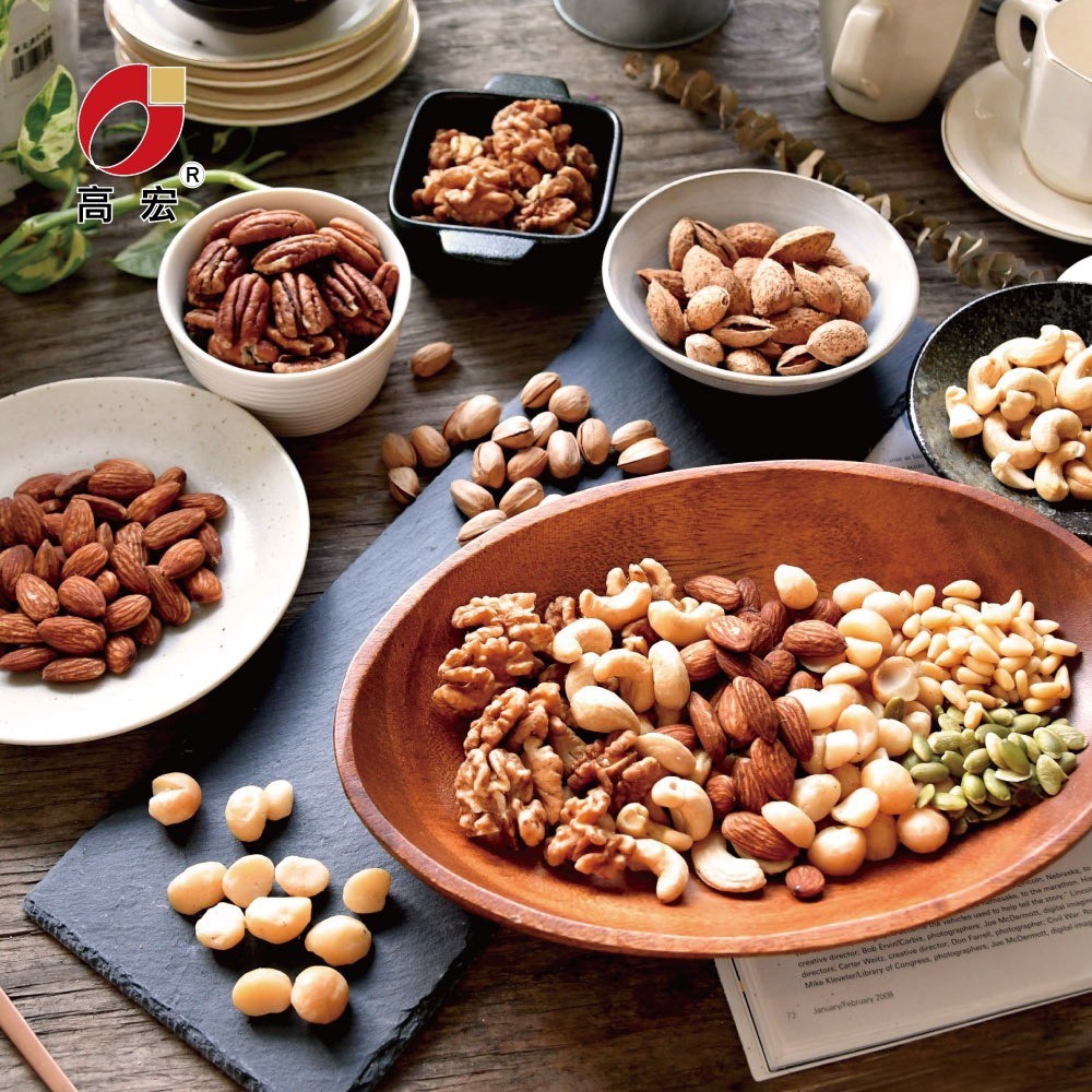 胡桃富含營養 每天3～6顆可美肌、護腎，淨化血管 胡桃富含胡蘿蔔素、鈣、鐵、維生素B1、維生素B2、維生素E等豐富維生素，常食用具有提高腎臟機能、美肌等健康效果，被稱為「貴族的美容食物」。每天少量攝取