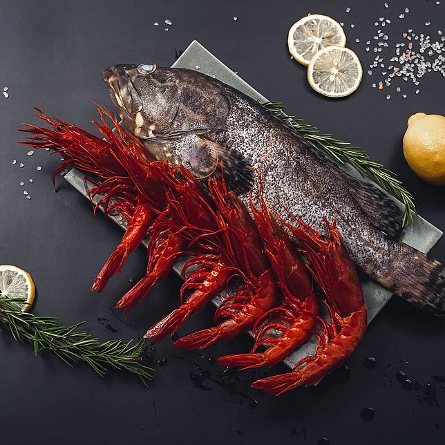 ▲當胭脂蝦遇見石斑魚（圖/奧丁丁市集）