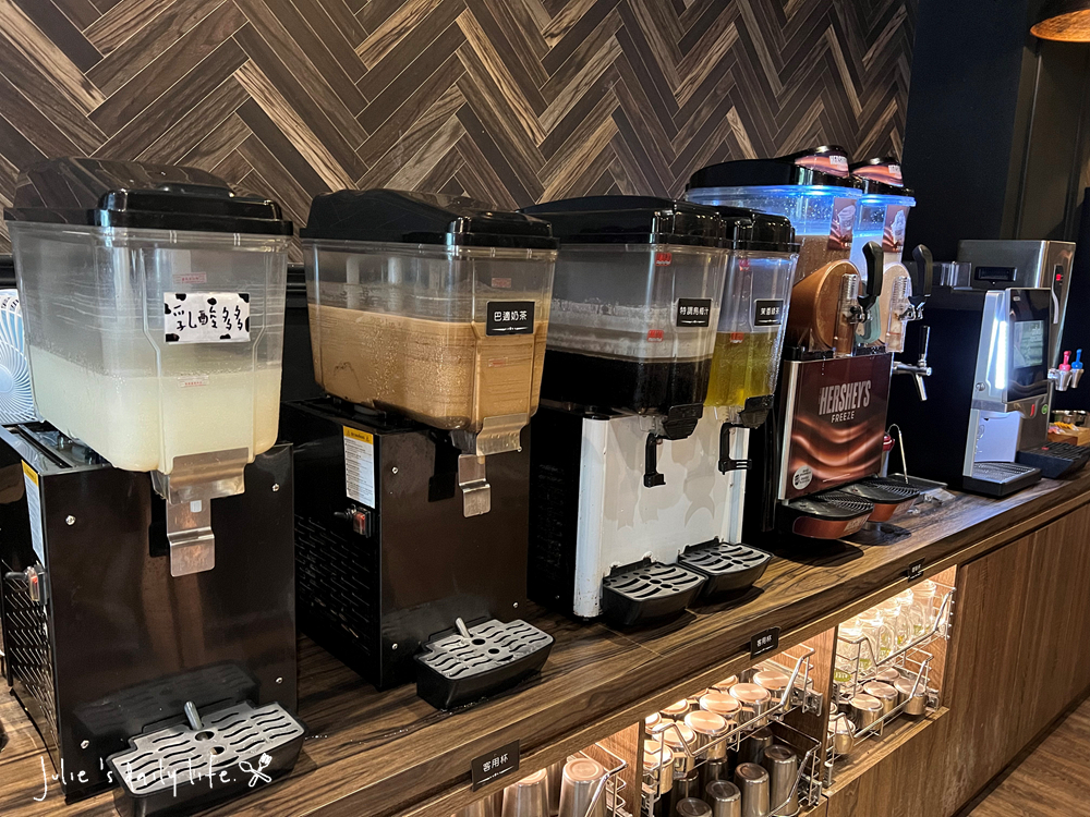 498吃到飽,串串,台啤,吃到飽,哈根達斯,嚕串節,巴適,巴適經典麻辣鍋,巴適經典麻辣鍋林口店,林口,火鍋,菜單,鴛鴦鍋,麻辣火鍋 @跟著Julie一起走吧