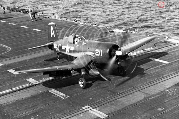 から へ 電車のパンタグラフ形状が変化のワケ