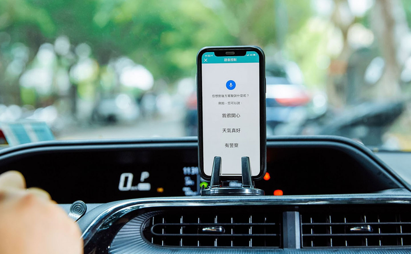 CarWink 駕駛小夥球開箱動手玩：多樣化表情符號搭配聲控操作，輕鬆搭起與後車溝通的橋樑！