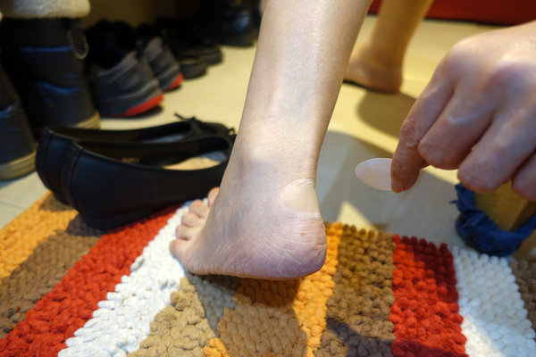 舒利渼SureMed超薄型傷口隱形貼，傷口怕碰水?傷口怕留疤?舒利渼人工皮OK蹦防水、透氣、很薄、服貼，最長可貼5天洗澡、游泳都OK 