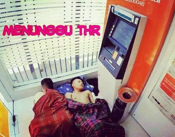 Ngakak! 20 Meme THR Ini Siap Mengocok Perutmu