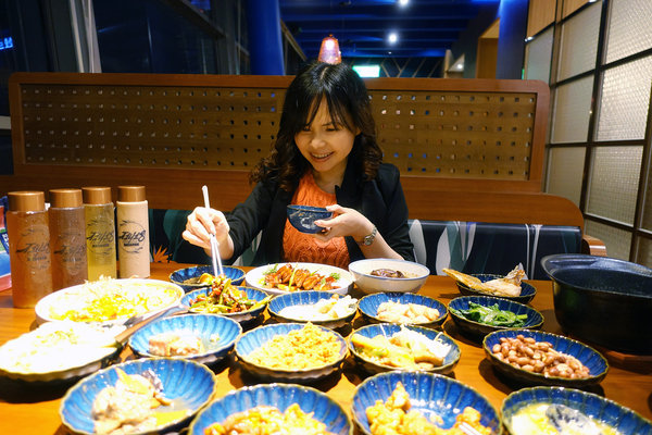 不糾結清粥小菜，台北ATT 4 FUN清粥小菜，正餐宵夜都有賣(含不糾結清粥小菜訂位、價位、包廂資訊)