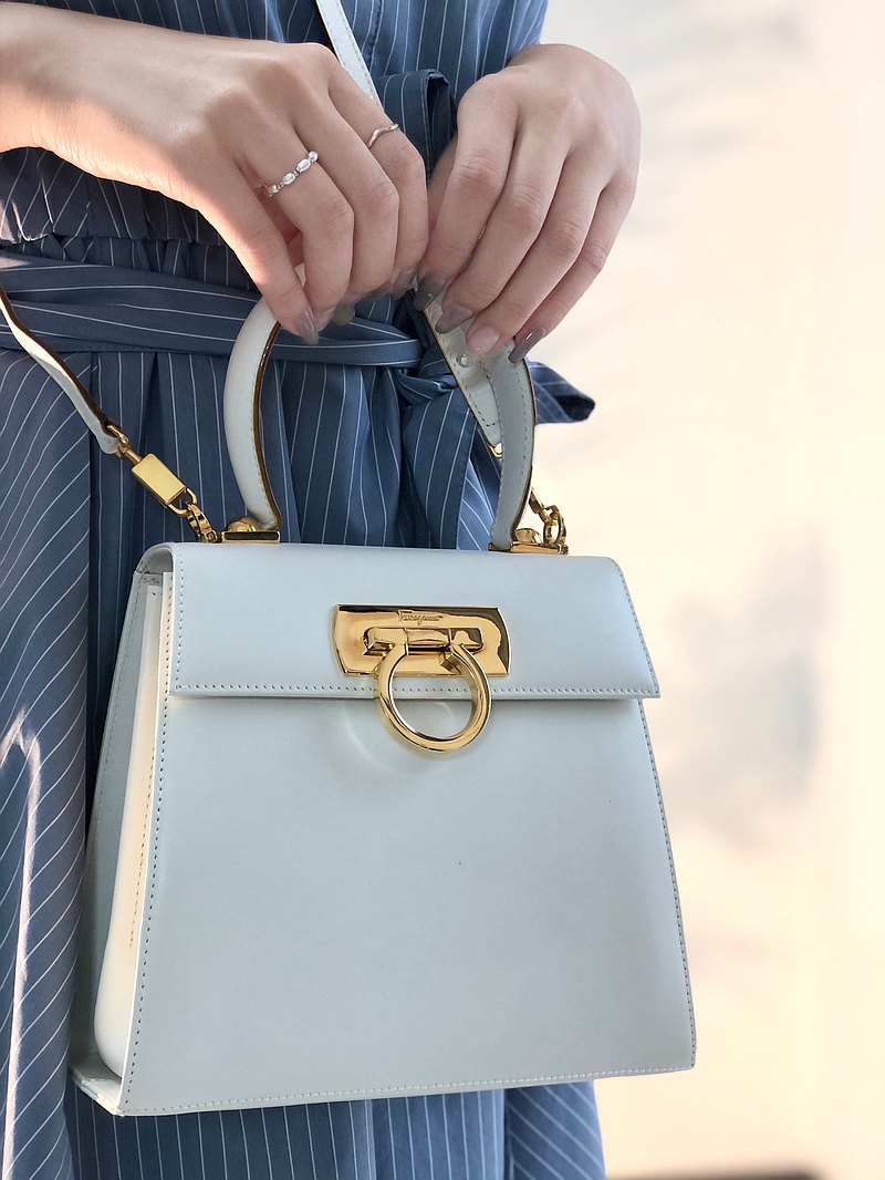 【日本直送名牌二手包】Salvatore Ferragamo Ferragamo Gancini 皮革 Kelly 2way 單肩包白4cas4n