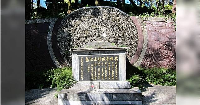 莫那魯道託夢說好濕冷　挖開墓穴果然塌陷漏水