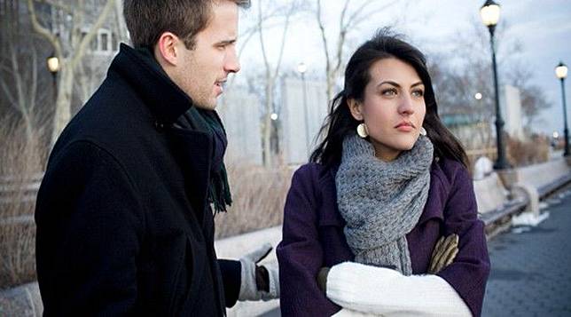 10 Derita Cowok Ketika Ceweknya Ngambek