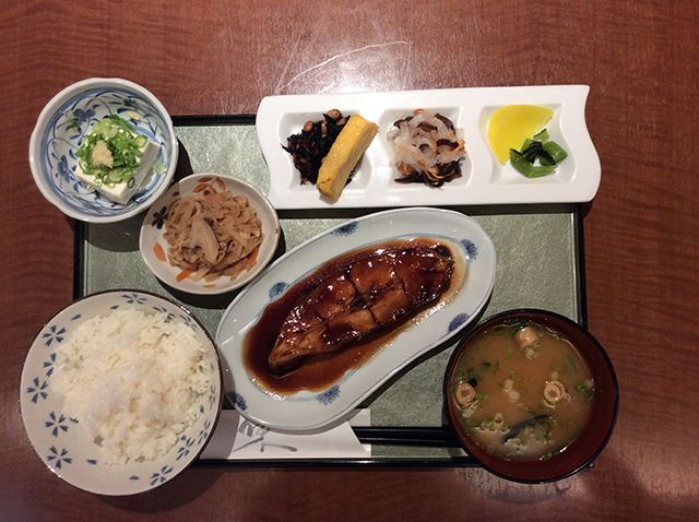 カレイの煮付け定食