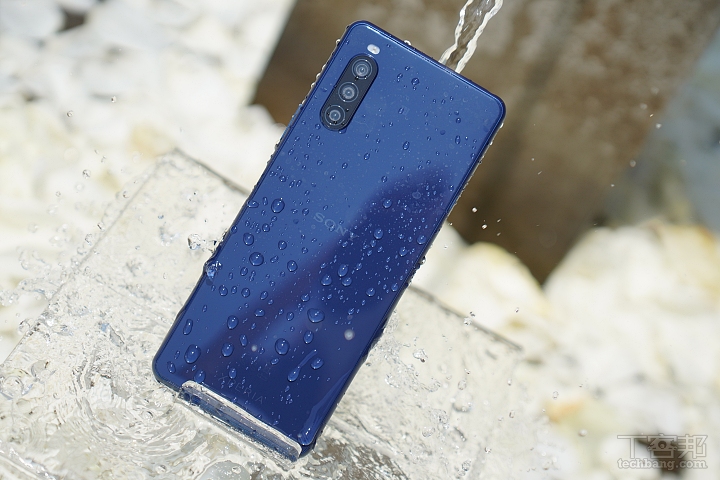 Sony Xperia 10 II 將於 5/20 上市，三鏡頭、大電量、售價 11,490 元