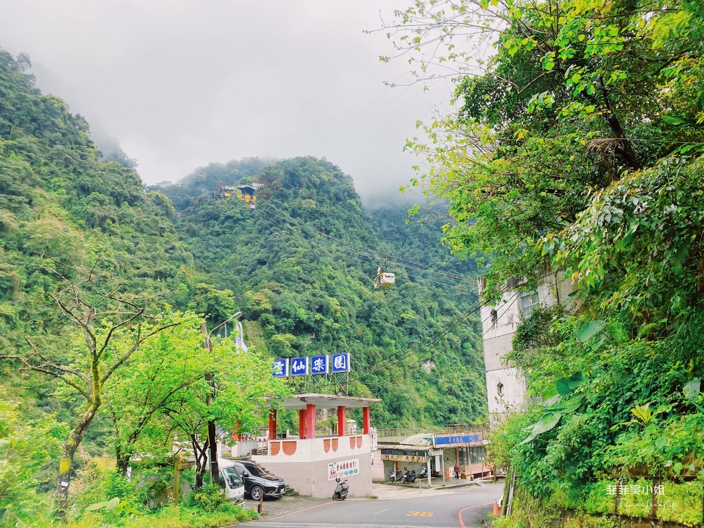 新北烏來景點二天一夜輕旅行推薦 泡溫泉 坐台車 看瀑布 吃美食